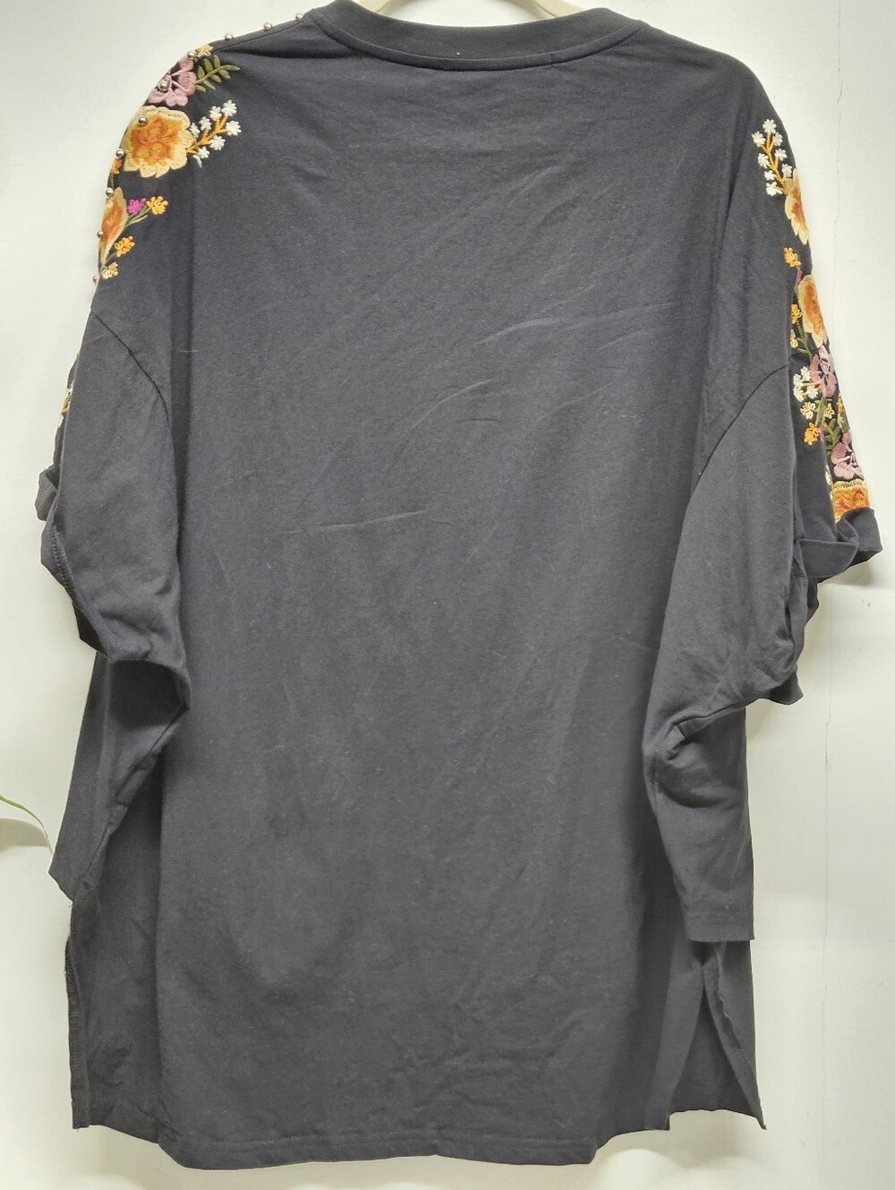 Three Bird Nest Tomcat Studded High Low Top Size Large Black Boxy - Picture 8 of 10